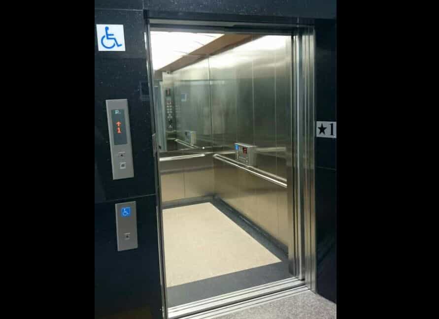 病床式大電梯